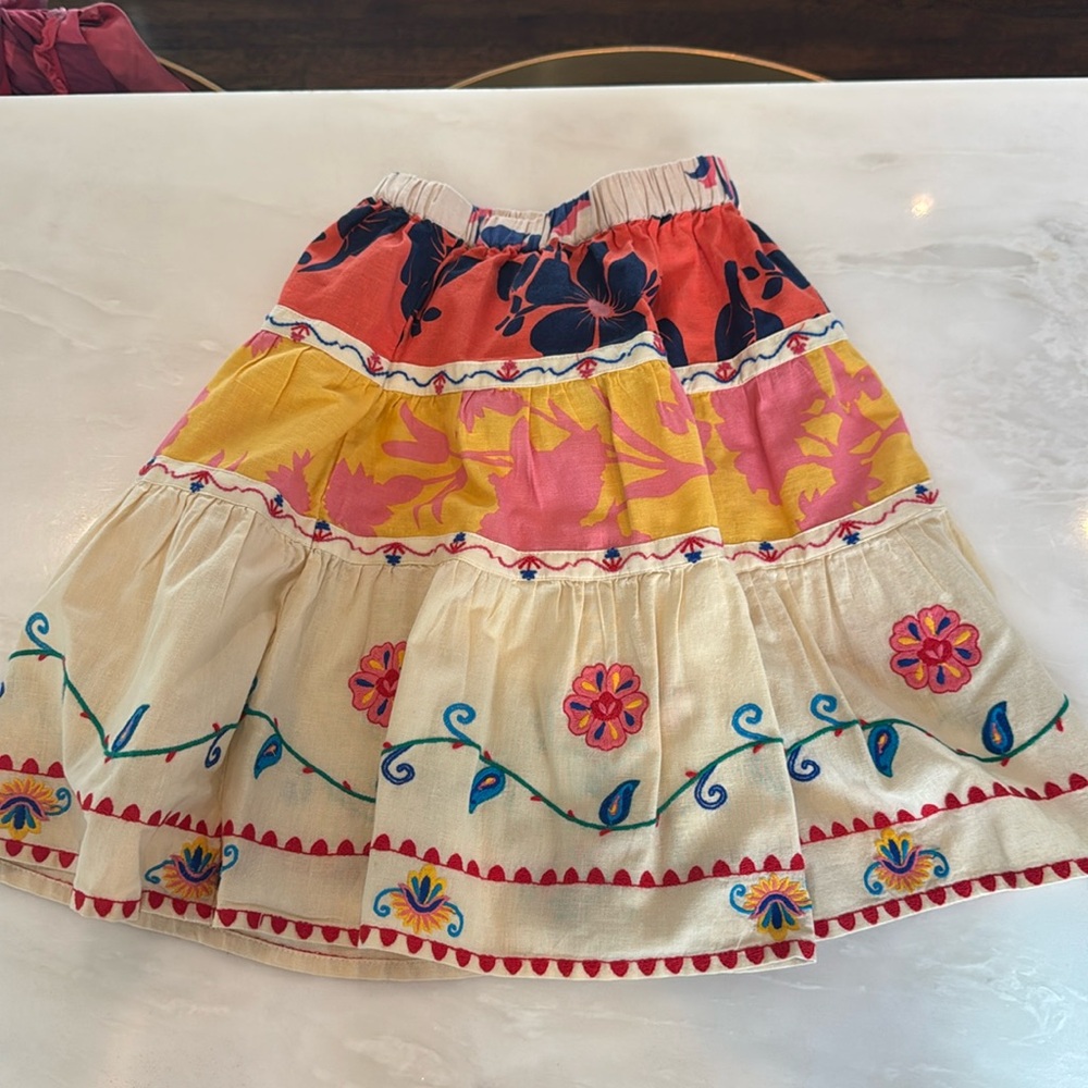 Zara Girls embroidered skirt, size 6-7, worn once